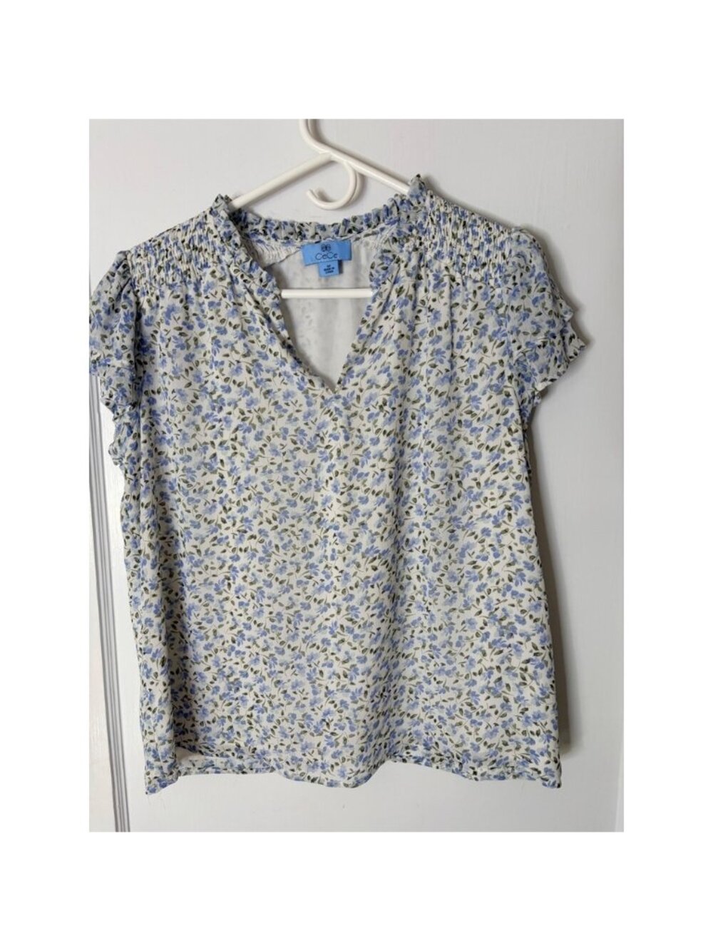Blue Floral Ruffle Neck Smocked Shoulder Flutter Sleeve Blouse M